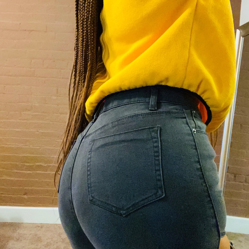 Buckle Jeans